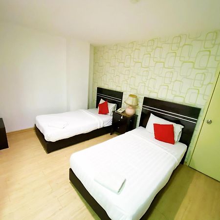 Bluebell Hotel Skudai Bagian luar foto