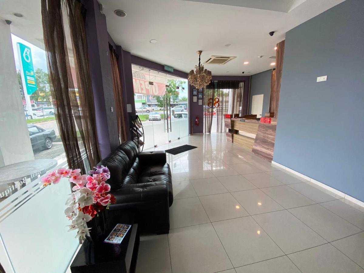Bluebell Hotel Skudai Bagian luar foto