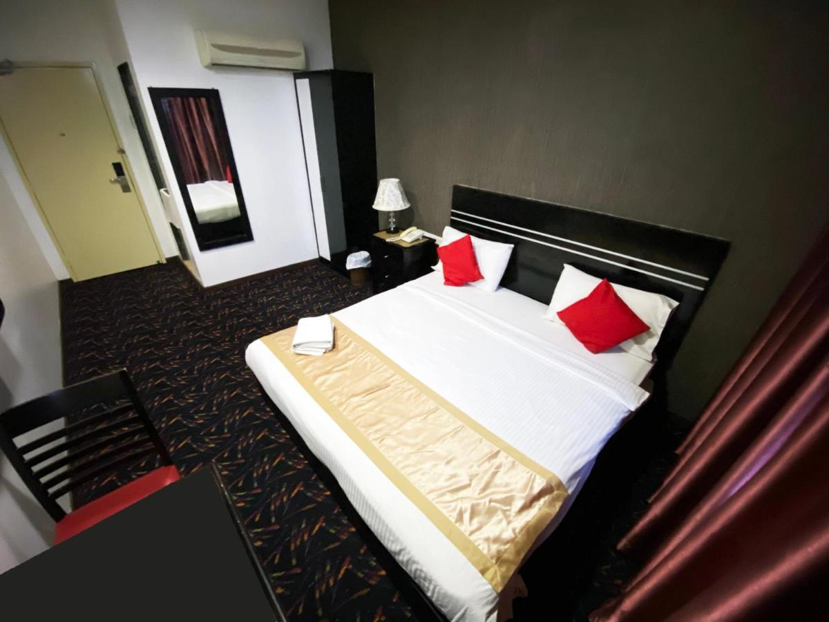 Bluebell Hotel Skudai Bagian luar foto