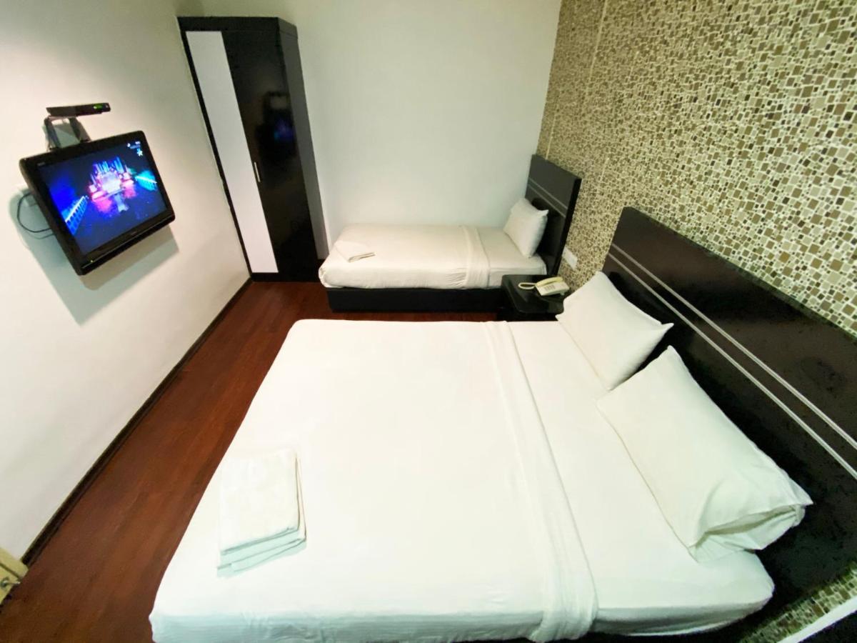 Bluebell Hotel Skudai Bagian luar foto