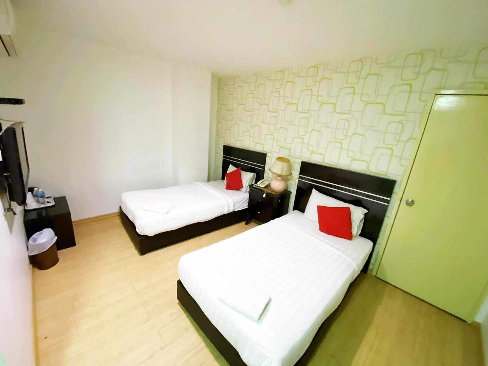 Bluebell Hotel Skudai Bagian luar foto