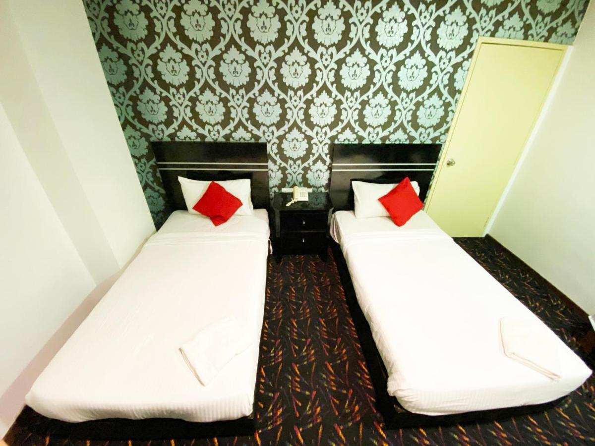 Bluebell Hotel Skudai Bagian luar foto