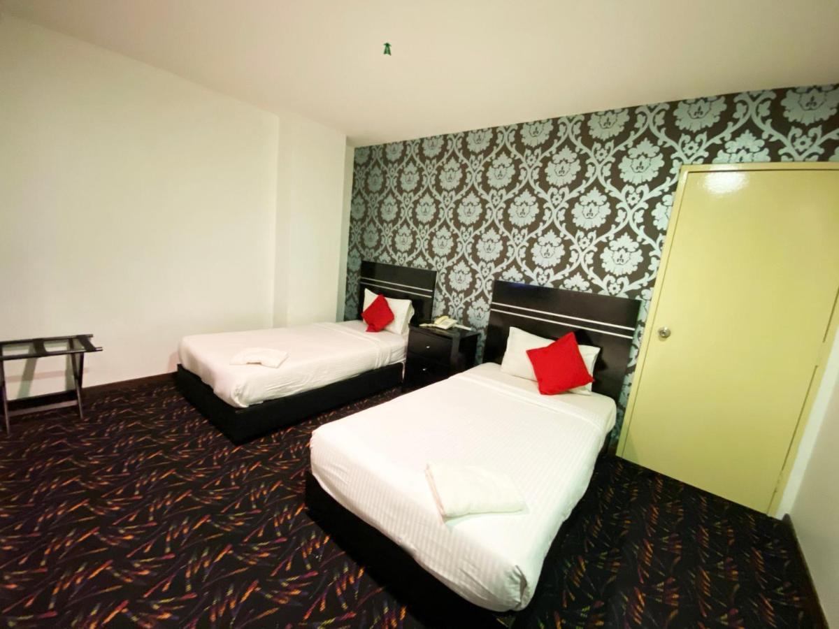 Bluebell Hotel Skudai Bagian luar foto
