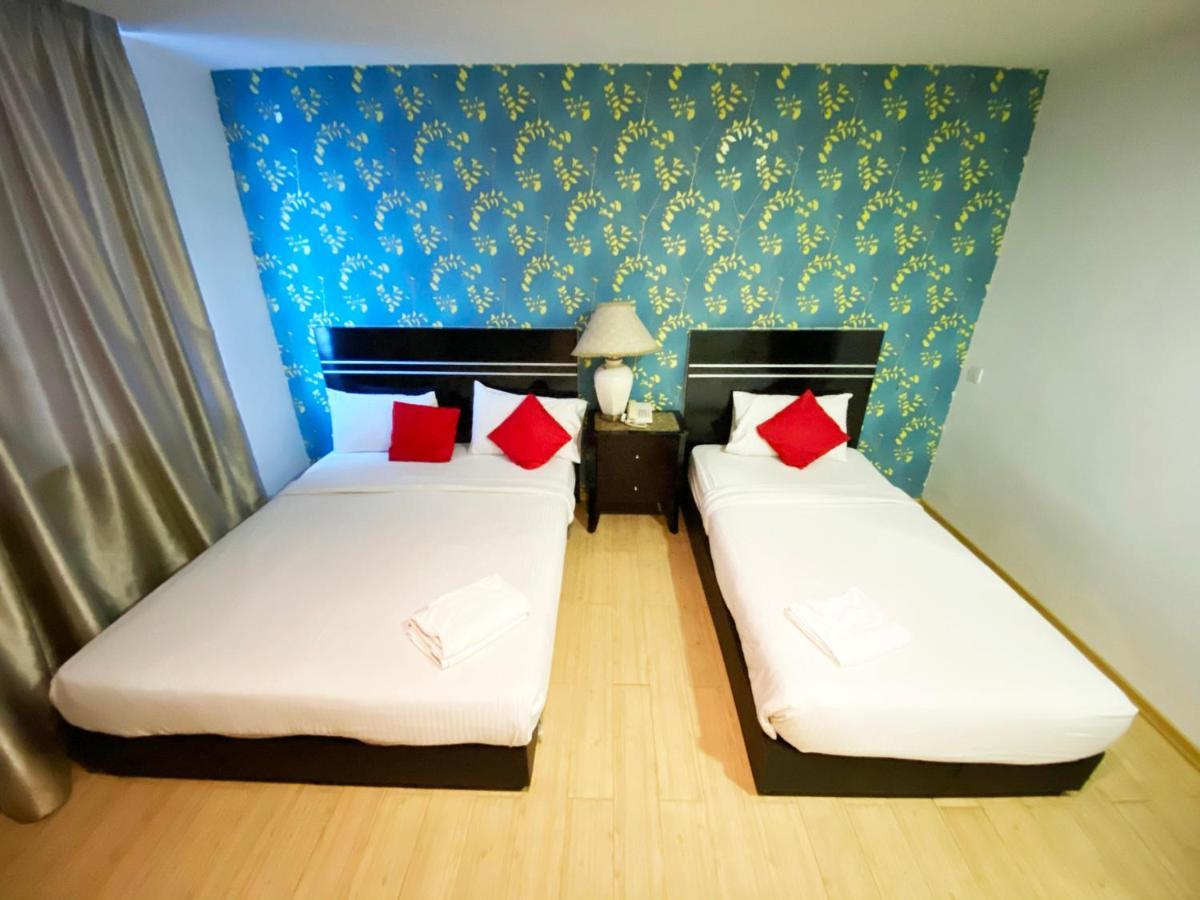 Bluebell Hotel Skudai Bagian luar foto