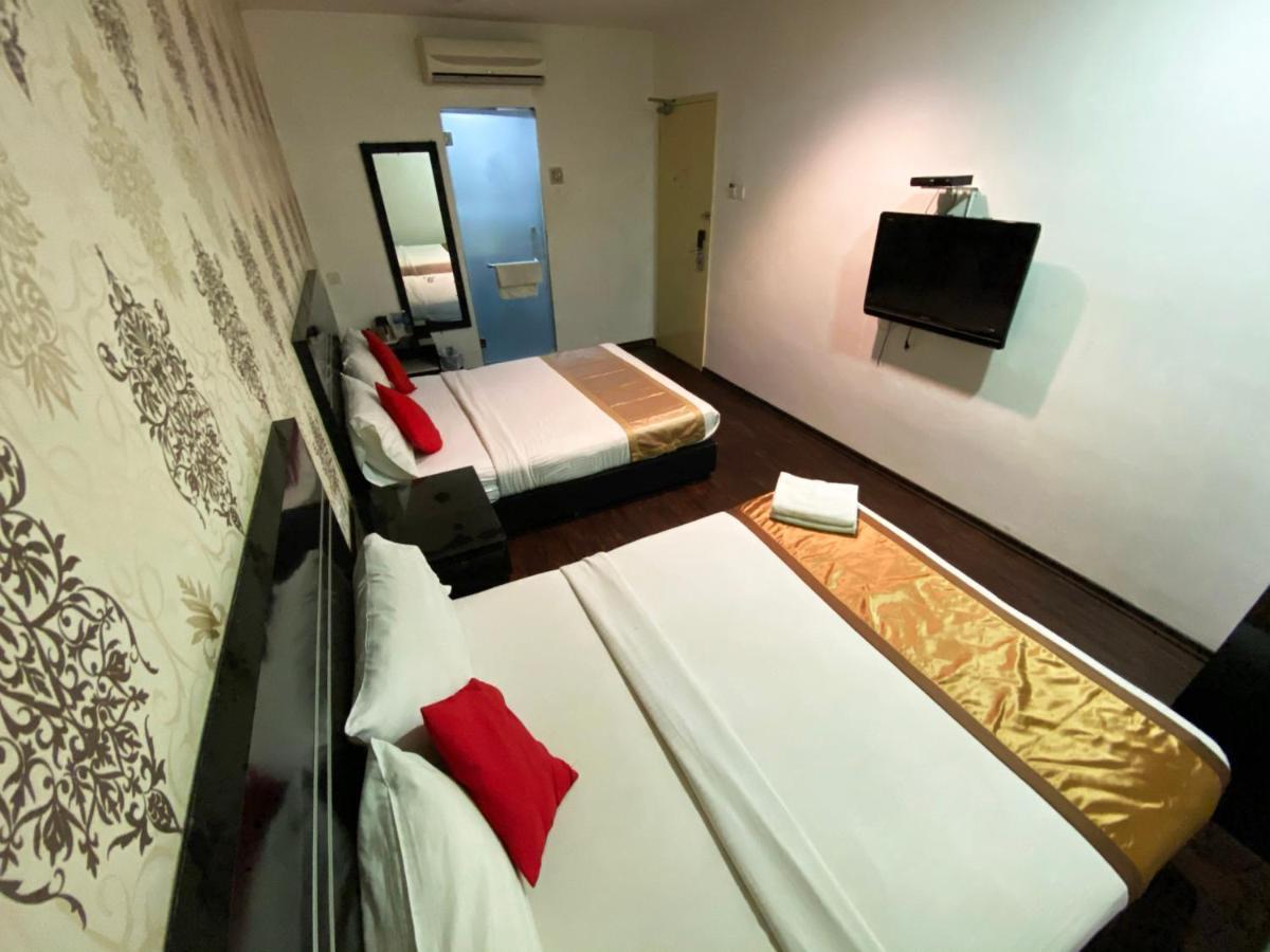Bluebell Hotel Skudai Bagian luar foto