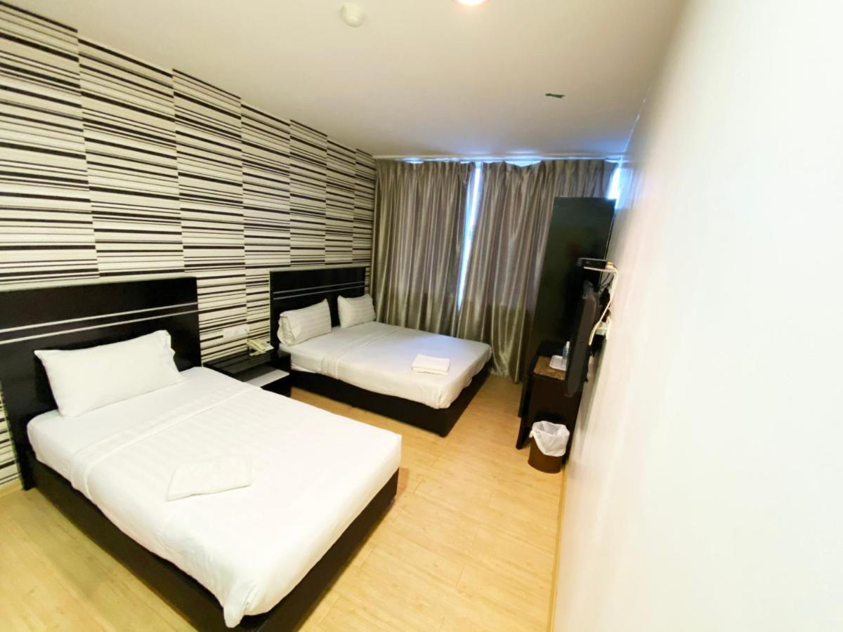 Bluebell Hotel Skudai Bagian luar foto