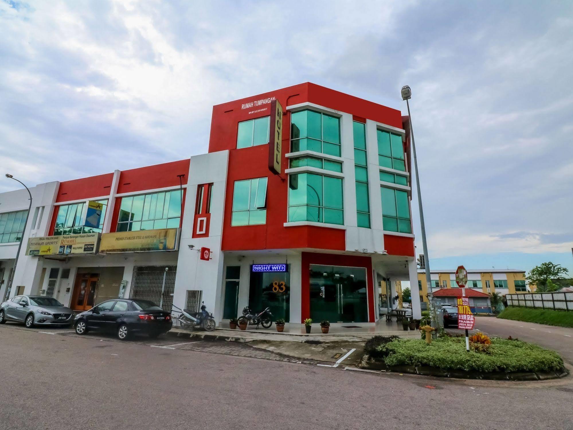 Bluebell Hotel Skudai Bagian luar foto